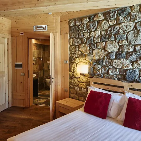 Morel 1586 & Hotel 3*