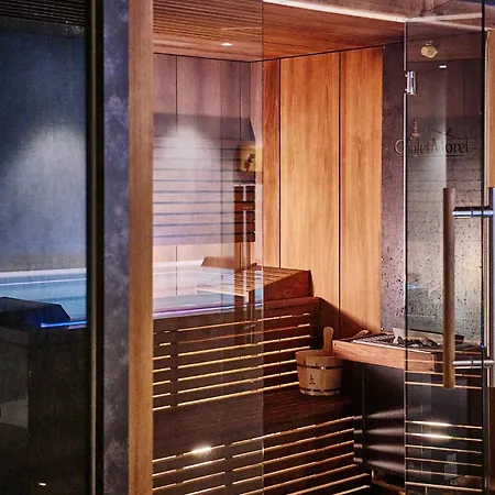 Morel 1586 & Hotel 3*